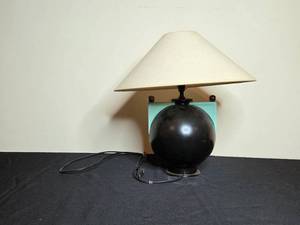 lot 98 image: Vintage Black Globe Table Lamp with Beige Shade