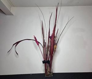 lot 123 image: Decorative Dried Arrangement in Glass Vase with Black Bow