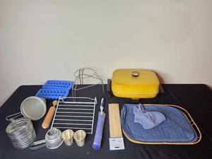 lot 135 image: Variety of Vintage Kitchenware with Presto Electric Skillet