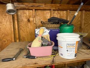 lot 186 image: Miscellaneous Garage Tools and Items Set