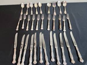 lot 195 image: 1881 Rogers Silverplate Flatware Set