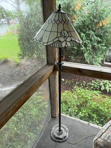 lot 210 image: Vintage Stained Glass Floor Lamp with Intricate Design