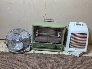 lot 243 image: Lot of 3 Heaters and Fans - Holmes Space Heater, Mytek Floor Fan, and Vintage Electric Heater
