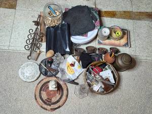lot 247 image: Assorted Vintage Collectibles and Craft Supplies