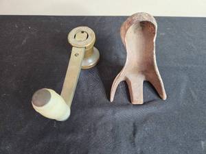 lot 251 image: Vintage Home Items