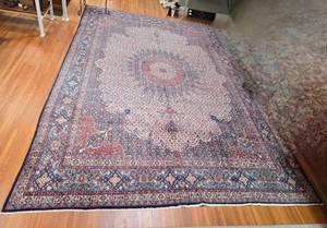 lot 265 image: Large Persian Style Area Rug with Intricate Pattern
