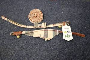 lot 20 image: Bow tie collar and leash set size s...