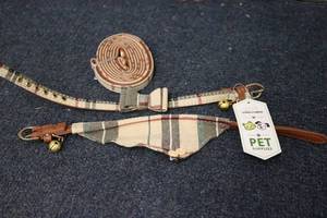 lot 22 image: Bow tie collar and leash set size s...