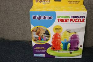 lot 30 image: BRIGHTKINDS SPINNING HYDRANTS TREAT...