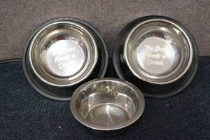 lot 53 image: 3 food or water bowls for cats or d...
