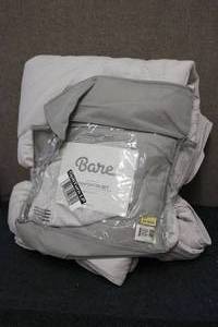 lot 61 image: New Bare oversized queen comforter...