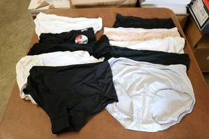lot 75 image: 10 pairs of womens underwear sizes...