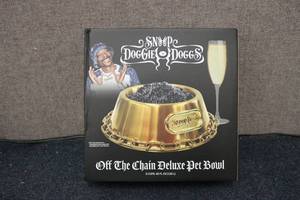 lot 133 image: SNOOP DOGGIE DOGS OFF THE CHAIN DEL...
