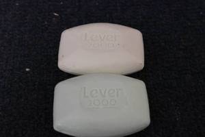 lot 154 image: 15 bars of Lever 2000 hand soap ove...
