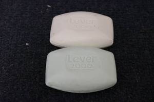 lot 155 image: 15 bars of Lever 2000 hand soap ove...