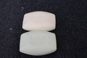 lot 157 image: 15 bars of Lever 2000 hand soap ove...