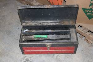 lot 211 image: Metal toolbox with contents...