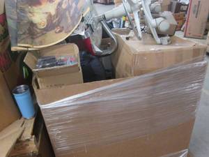lot 178 image: Pallet lot of household and office ...
