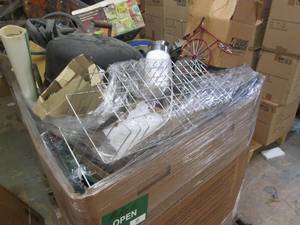 lot 183 image: Pallet lot containing yard, househo...
