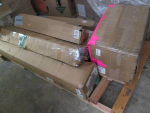 lot 194 image: Pallet of unsorted large Amaon ret...