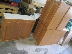 lot 224 image: Set of 6 solid wood door cabinets i...