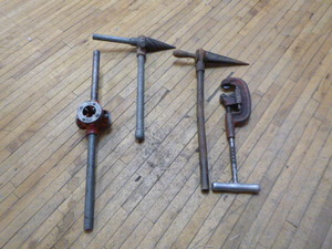 lot 14 image: 4 Ridgid Heavy Duty Pipe Tools