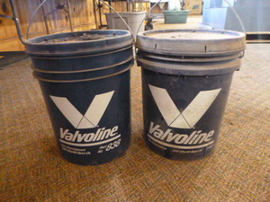 lot 27 image: 2 Pails of Valvoline SAE 80w90 Gear Oil