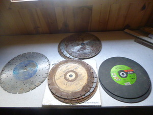 lot 42 image: Saw Blades and Grinding Wheels