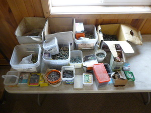 lot 62 image: Large Lot of Screws