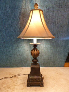 lot 109 image: Table Lamp