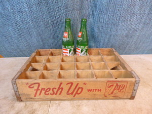 lot 114 image: Vintage 7-Up Wooden Crate with Bottles