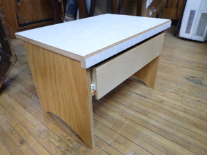 lot 127 image: Small Table