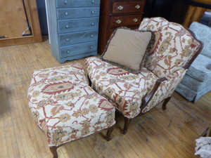 lot 139 image: Ethan Allen Chair and Ottoman