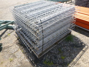lot 10 image: 20 Pallet Racking 46 X 42 Wire Decks