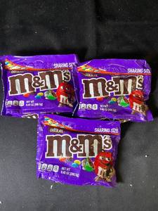lot 33 image: L4 - Set of 3 Sharing Size M&Ms Milk Chocolate Candies