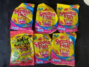 lot 40 image: L4 - Set of 6 Candy Packs Swedish Fish Tails & Sour Patch Kids Watermelon