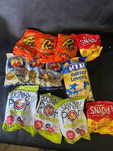 lot 51 image: T4 - Assorted Variety Pack of Popcorn and Chips