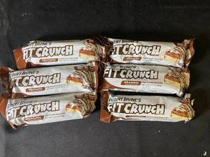 lot 53 image: T4 - Lot of 6 Robert Irvines FITCRUNCH Milk & Cookies Protein Bars