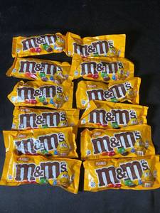 lot 123 image: E3 - Lot of 12 Packs of Peanut M&Ms Chocolates with Best Before Date 022025