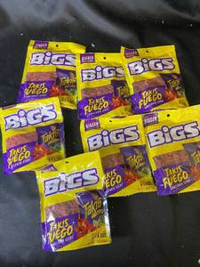 lot 171 image: D5 - Collection of 8 BIGS Takis Fuego Sunflower Seeds