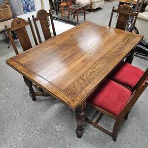 lot 2 image: 1980s Dining Room Table & 5 Chairs-Expands with 2 Leaves-Solid Oak