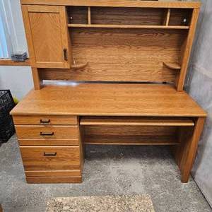 lot 4 image: Solid Oak Desk with Credenza, Oak Topper, as New