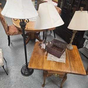 lot 12 image: Hardwood Drop Leaf Nook Table with 3 Lamps