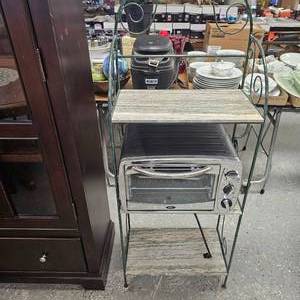 lot 16 image: Marble Top Baking Rack and Toaster