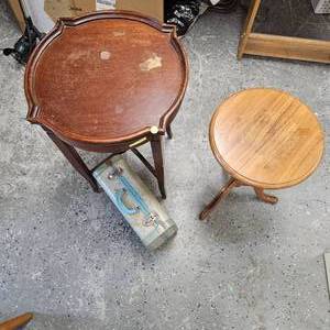 lot 21 image: 2 Wooden Stands, 1970s-80s