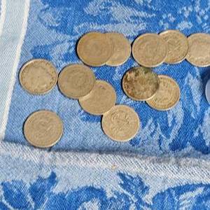 lot 63 image: (12) V-Nickels (in tube)