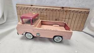 lot 5 image: Nylint No6200 Ford Econoline Kennels Pick Up Truck 1960s