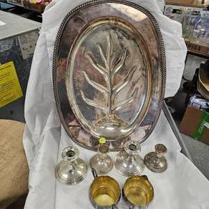 lot 80 image: doilies, Dishtowel and Other Asst Lot