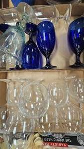 lot 153 image: Lot of Wine Glasses, 4 Blue, 2 Blue Stem, 9 Clear Glasses