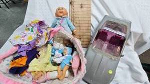 lot 141 image: Barbie The Movie Corvette and Baby Bassinet
